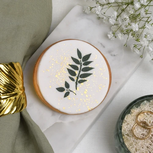 Ciasteczko lukrowane z motywami roślinnymi