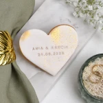 Ciastko lukrowane Serce z białym lukrem i złotym pyłkiem Stardust