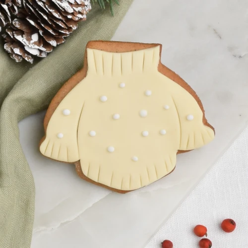 KUKI-W2032 Ciastko lukrowane Sweter beżowy w kropki.webp