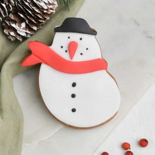 KUKI-W2028 Ciastko lukrowane Bałwan w szaliku klasyk.webp