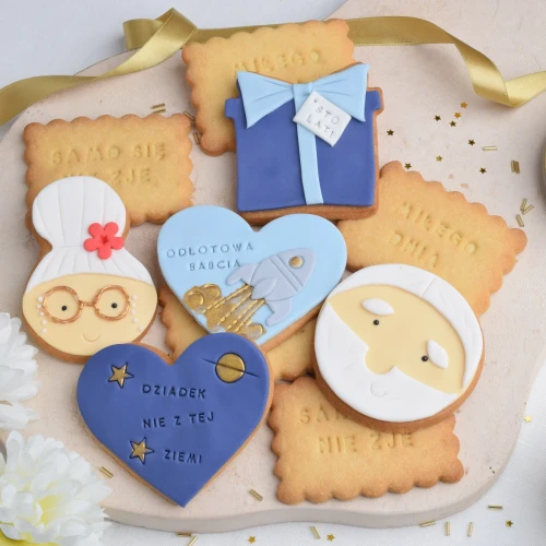 KUKI-R0583 Zestaw 10 ciastek mieszanych DLA BABCI I DZIADKA KOSMICZNY.webp