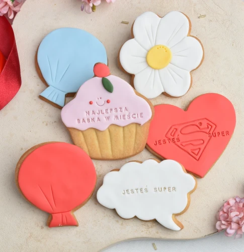 KUKI-R1089A Zestaw lukrowanych ciasteczek  Babka 6 sztuk.webp