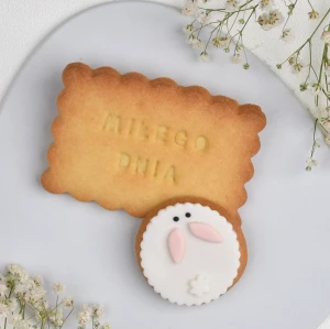 Ciasteczko maślane i mini zajączek od góry