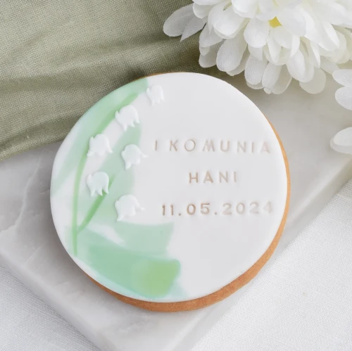 Ciastko lukrowane z motywem konwalii.