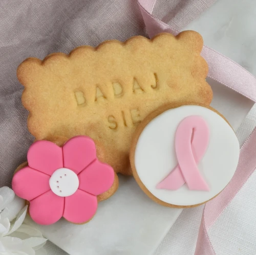 Zestaw ciasteczek z okazji Różowego Października.