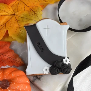 Ciastko lukrowane Nagrobek z szarfą