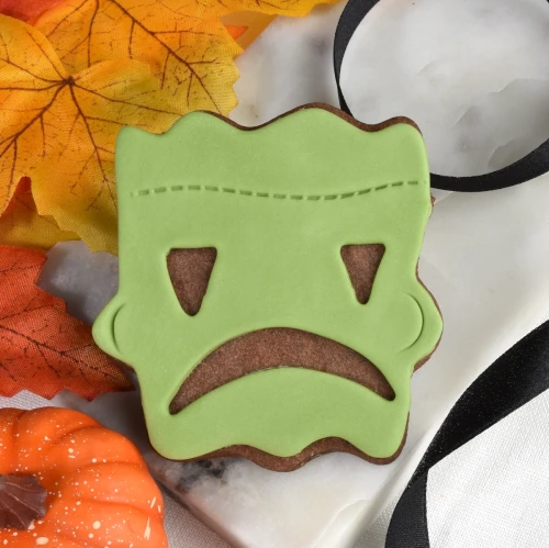 Ciasteczko na Halloween głowa potwora.