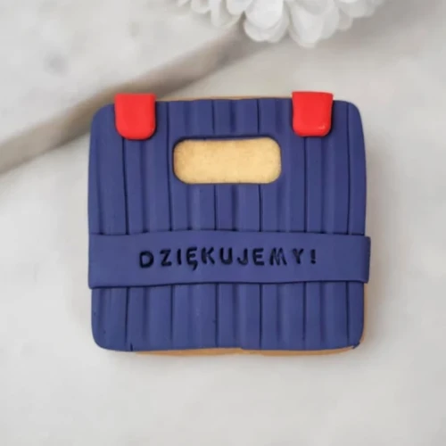 Ciastko w kształcie skrzynki na narzędzia.