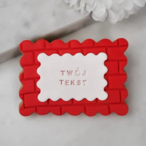 Ciasteczko z motywem cegiełek.