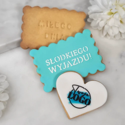 Zestaw ciasteczek na wyjazd firmowy.