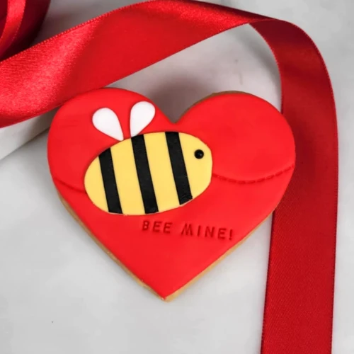 Lukrowane serduszko z pszczółką i napisem Bee Mine