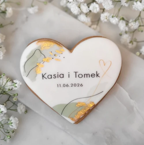 Ciasteczko maślane z nowoczesną grafiką.